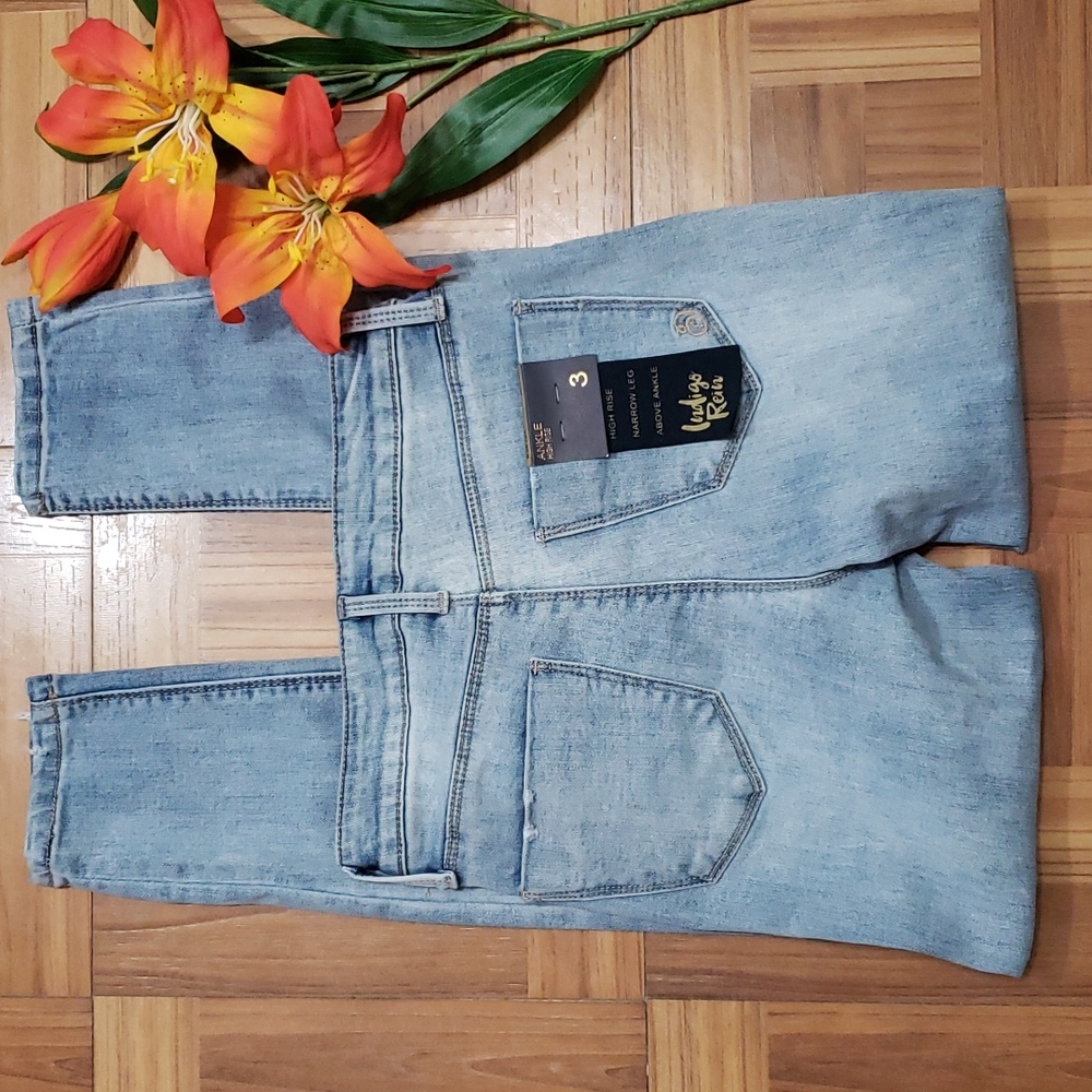 INDIGO REIN destroyed high rise jeans - Picture 3 of 17